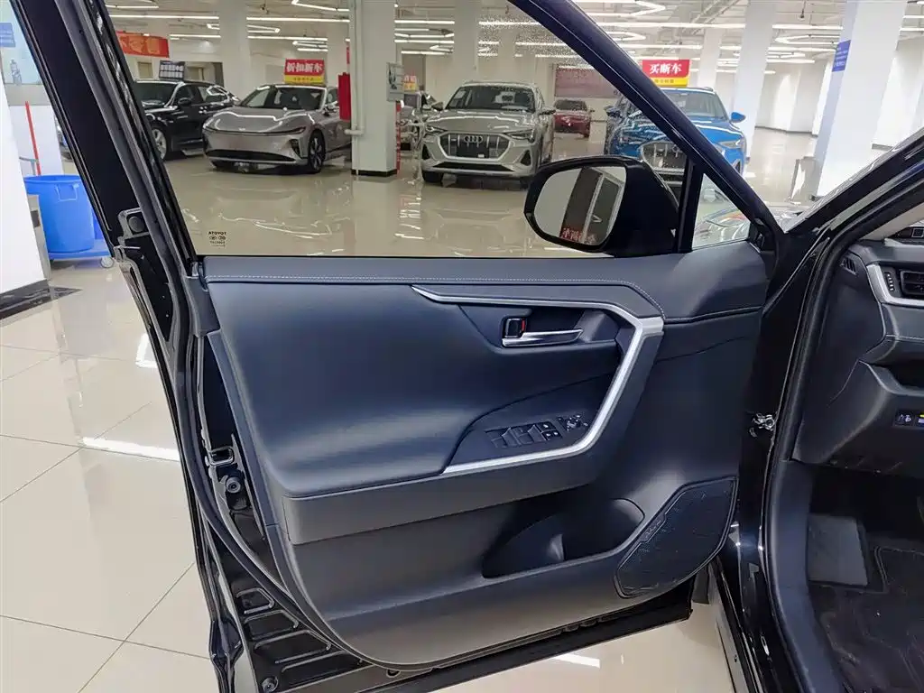 TOYOTA RAV4 RONGFANG