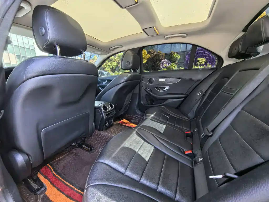Mercedes-Benz C-Class — миниатюра 13
