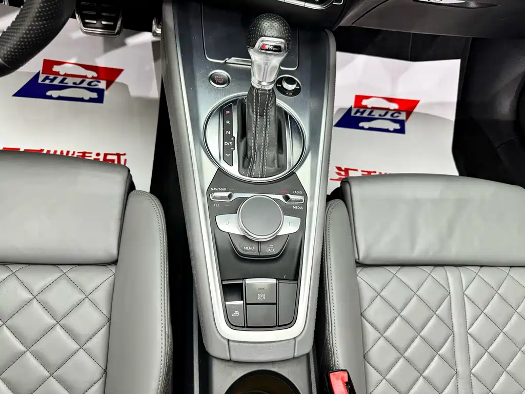 Audi TT — миниатюра 11
