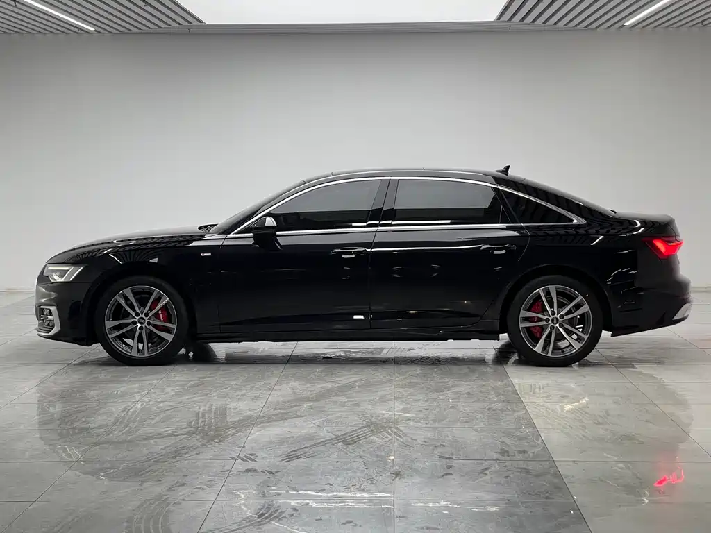 Audi A6L 2023 40 TFSI Luxury