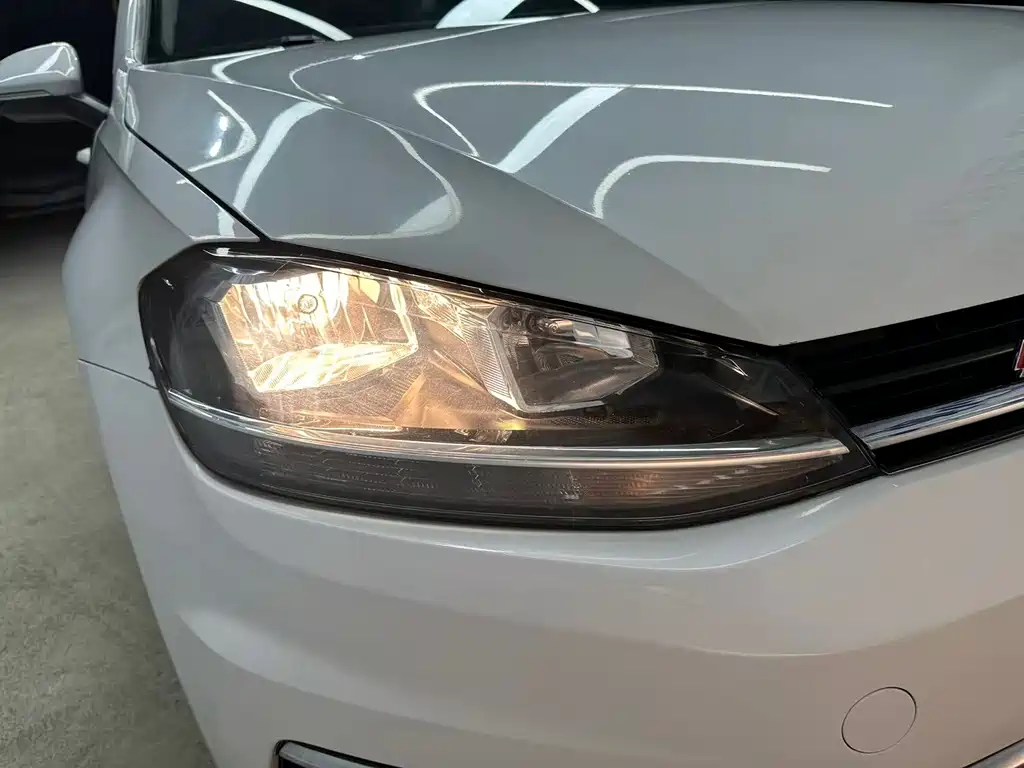 Volkswagen Golf — миниатюра 18