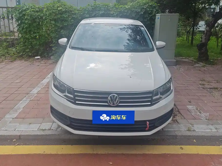 Volkswagen Santana — миниатюра 2
