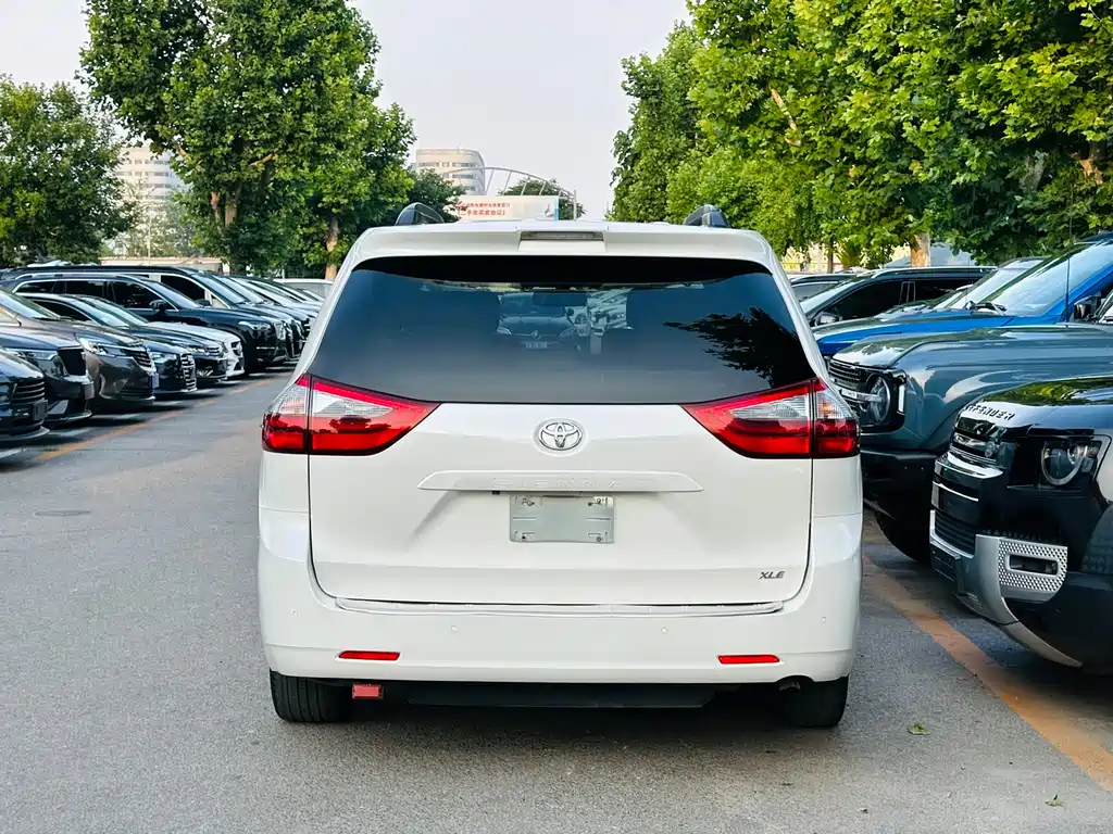Toyota Sienna 2019 3.5L AT