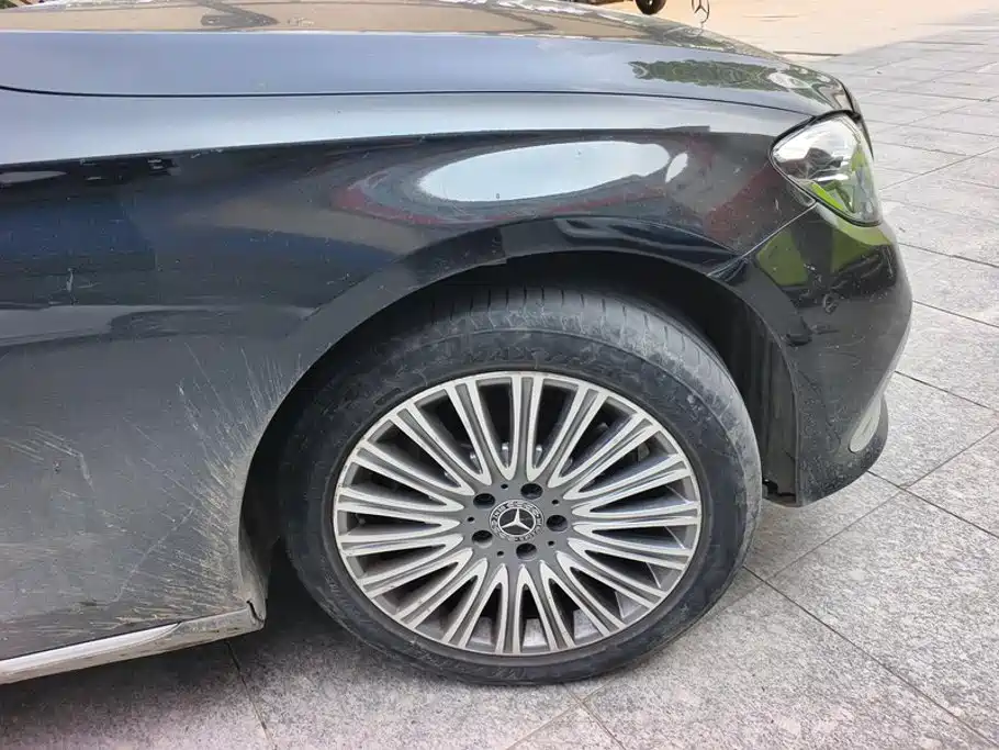 Mercedes-Benz E-Class — миниатюра 6