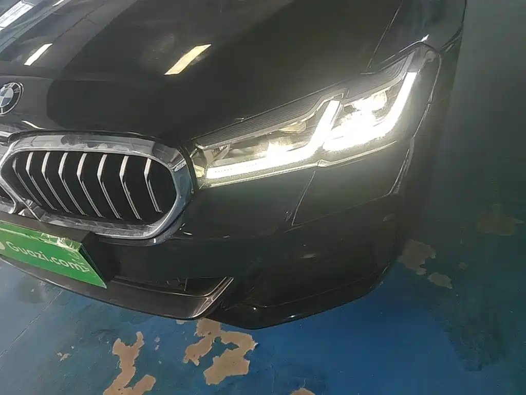 BMW 5 Series — миниатюра 24