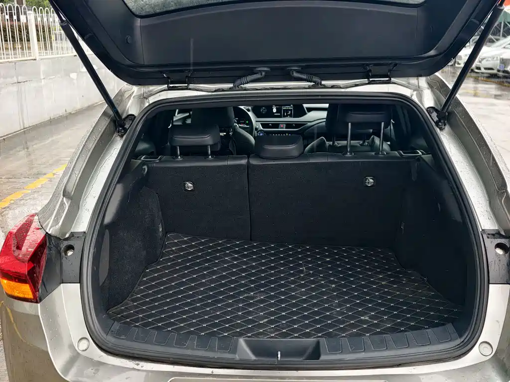 Lexus UX New Energy — миниатюра 17
