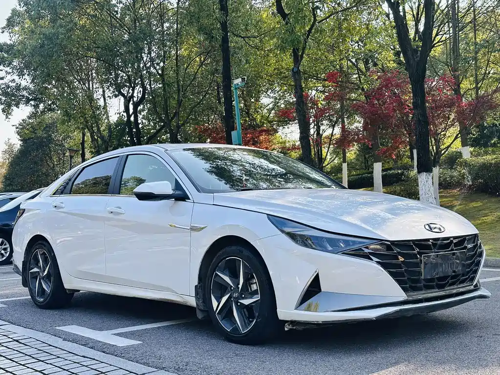 MODERN ELANTRA