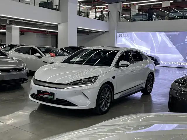 BYD QIN L 2025