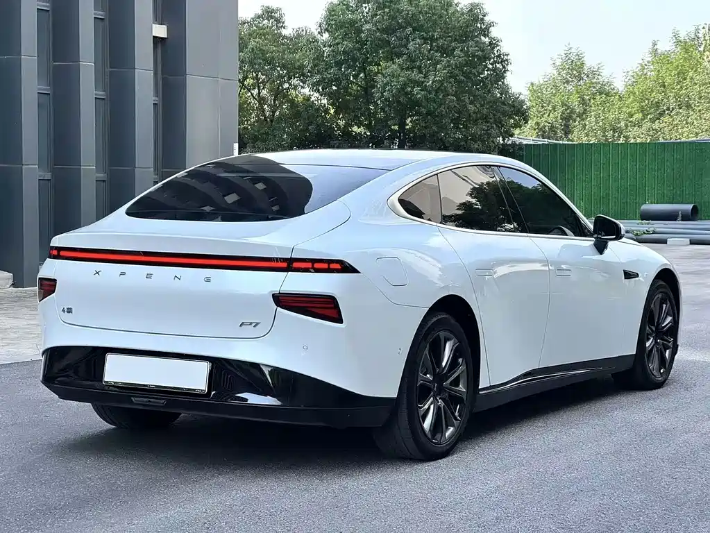 XPeng P7 — миниатюра 4