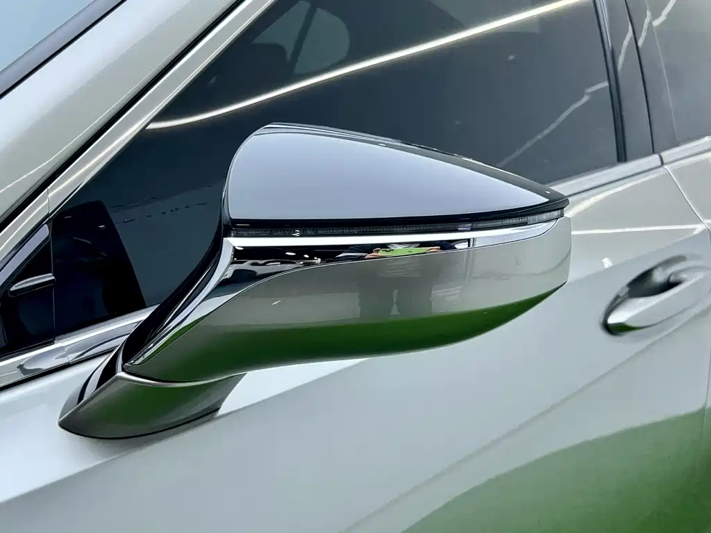 Lexus ES 2023 200