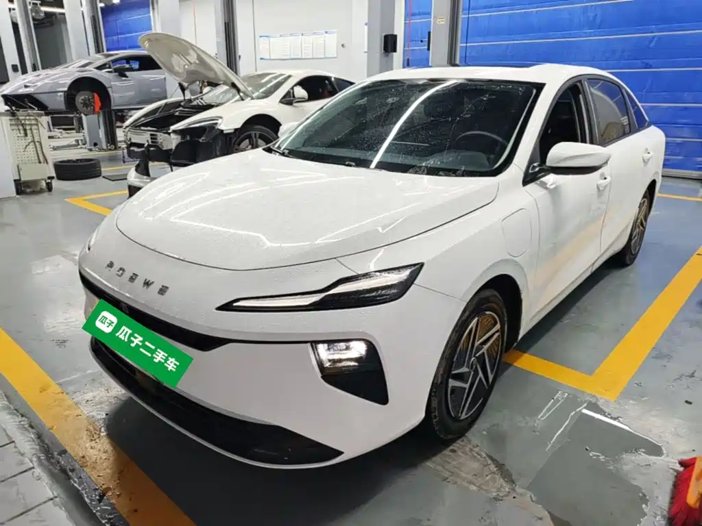 Roewe D6 — миниатюра 2