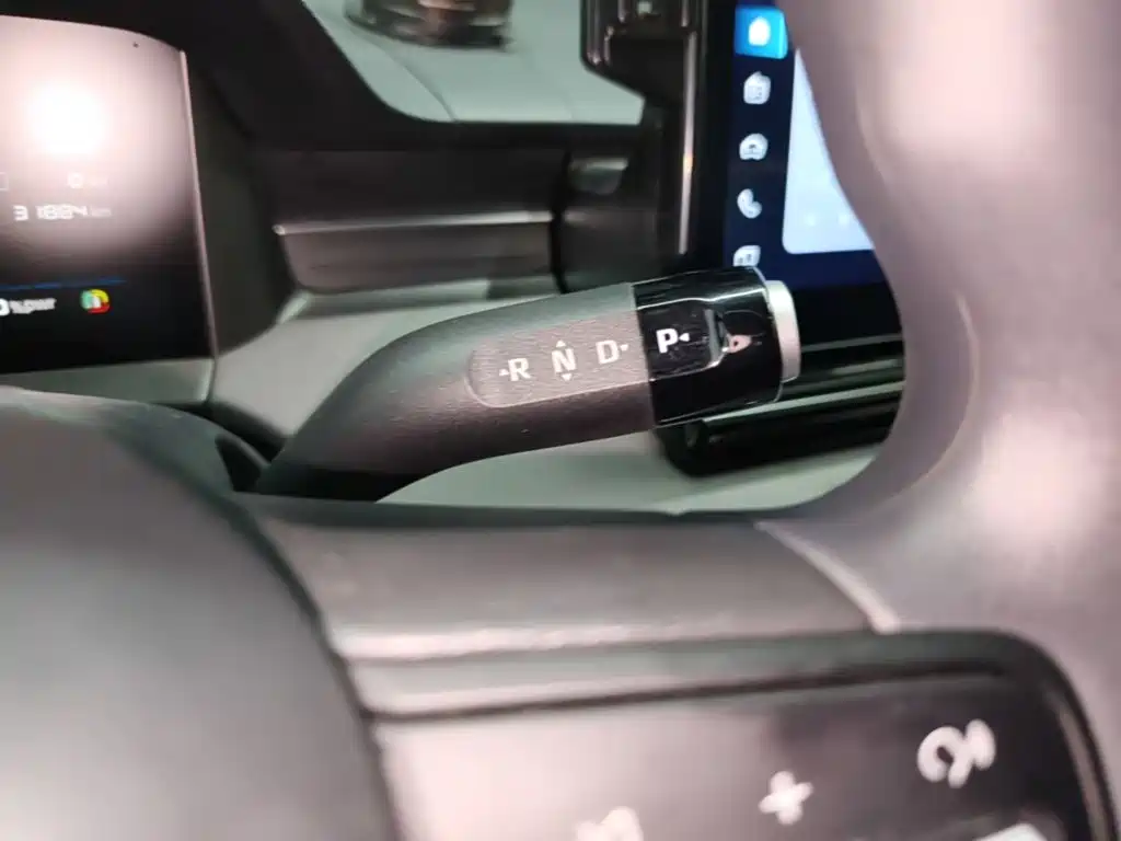 Roewe D6 — миниатюра 14