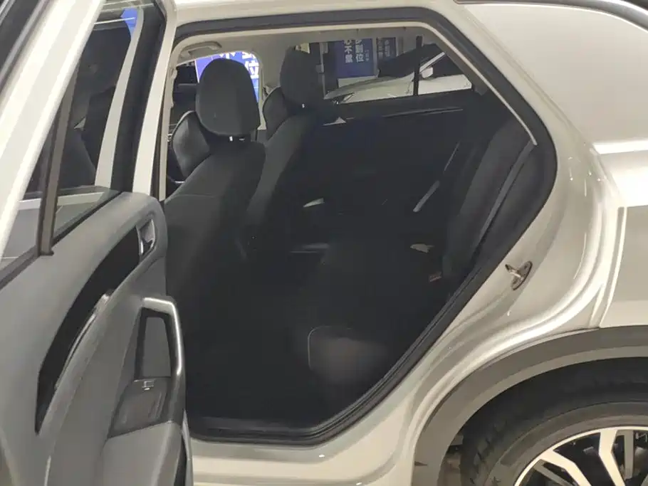 Volkswagen T-Roc — миниатюра 11