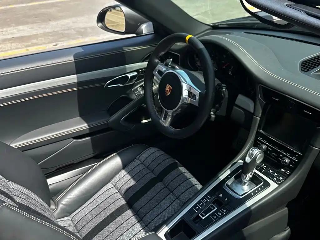 Porsche 911 2014 Targa 4 3.4L