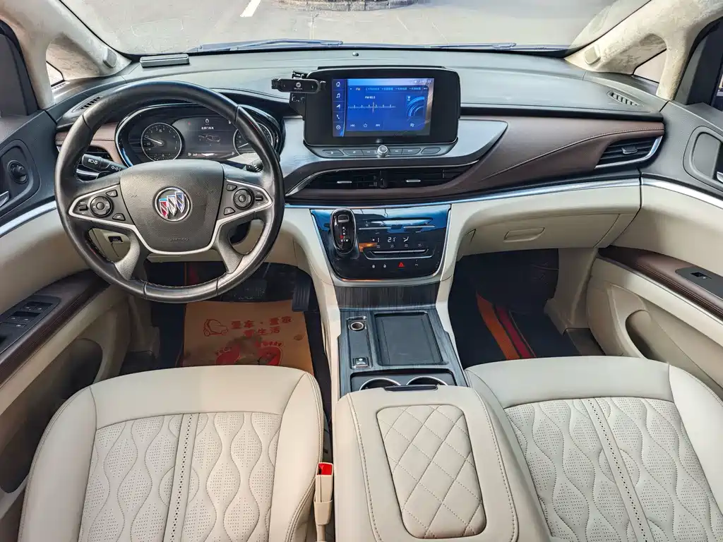 Buick GL8 — миниатюра 10