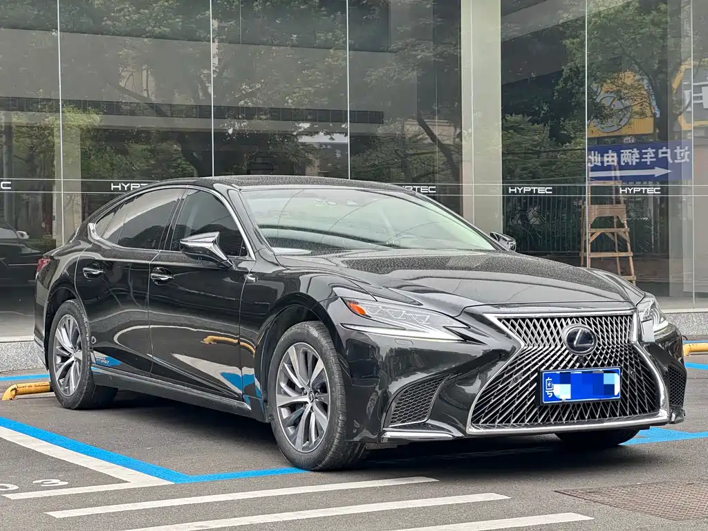 LEXUS LS
