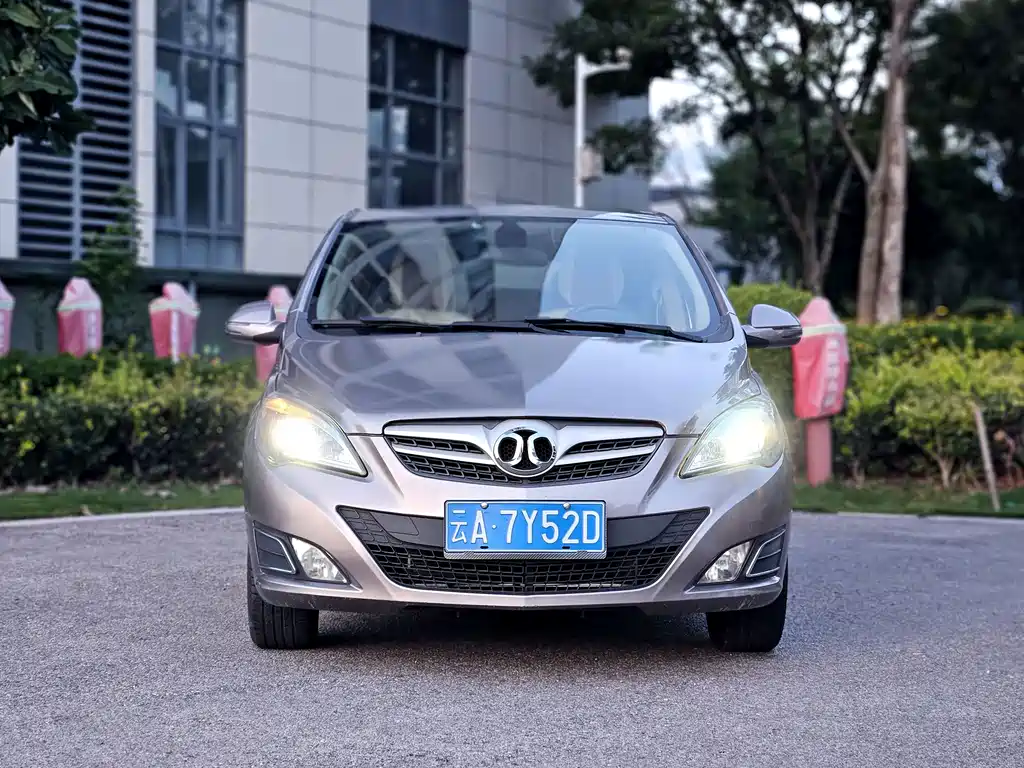 BAIC E-Series — миниатюра 2