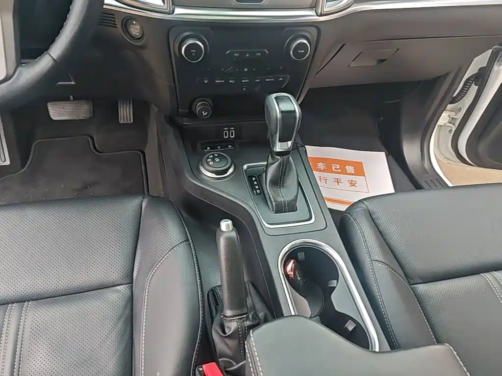 Ford Everest — миниатюра 14