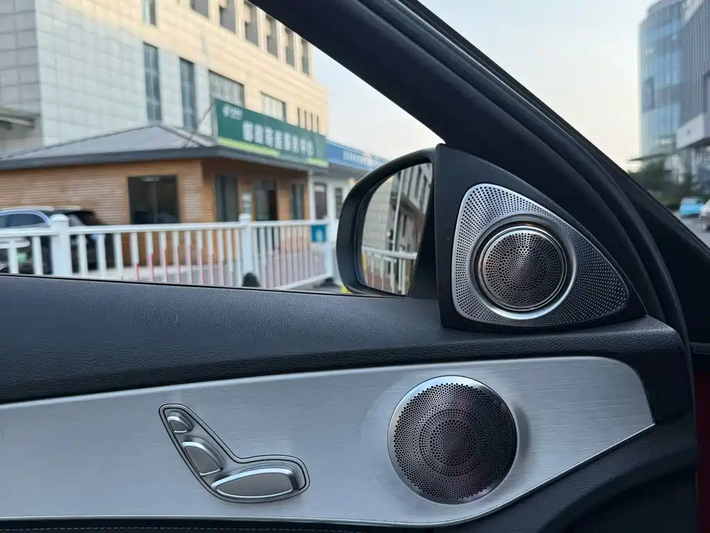 Mercedes-Benz C-Class — миниатюра 7