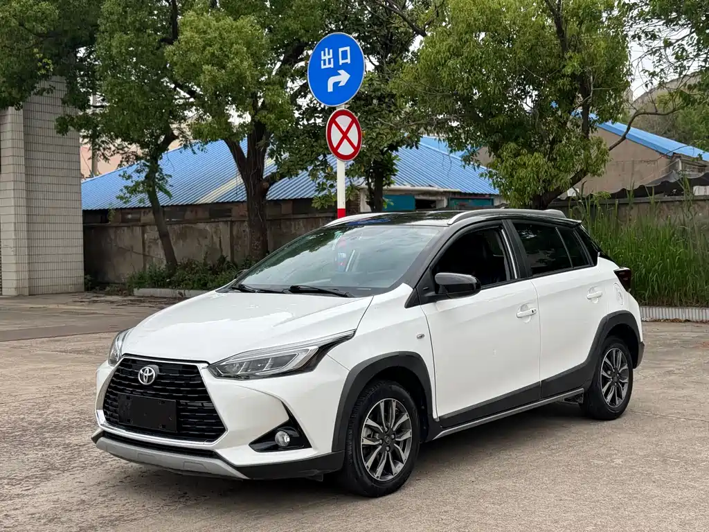 Toyota Yaris L 2022