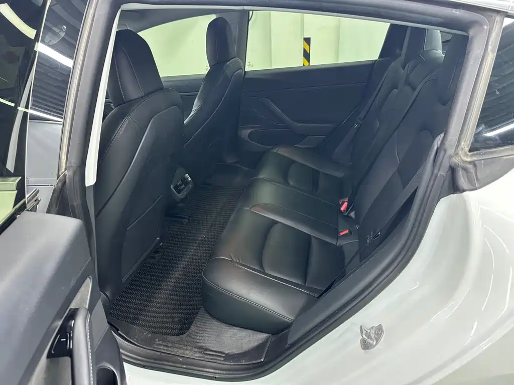Tesla Model 3 — миниатюра 8