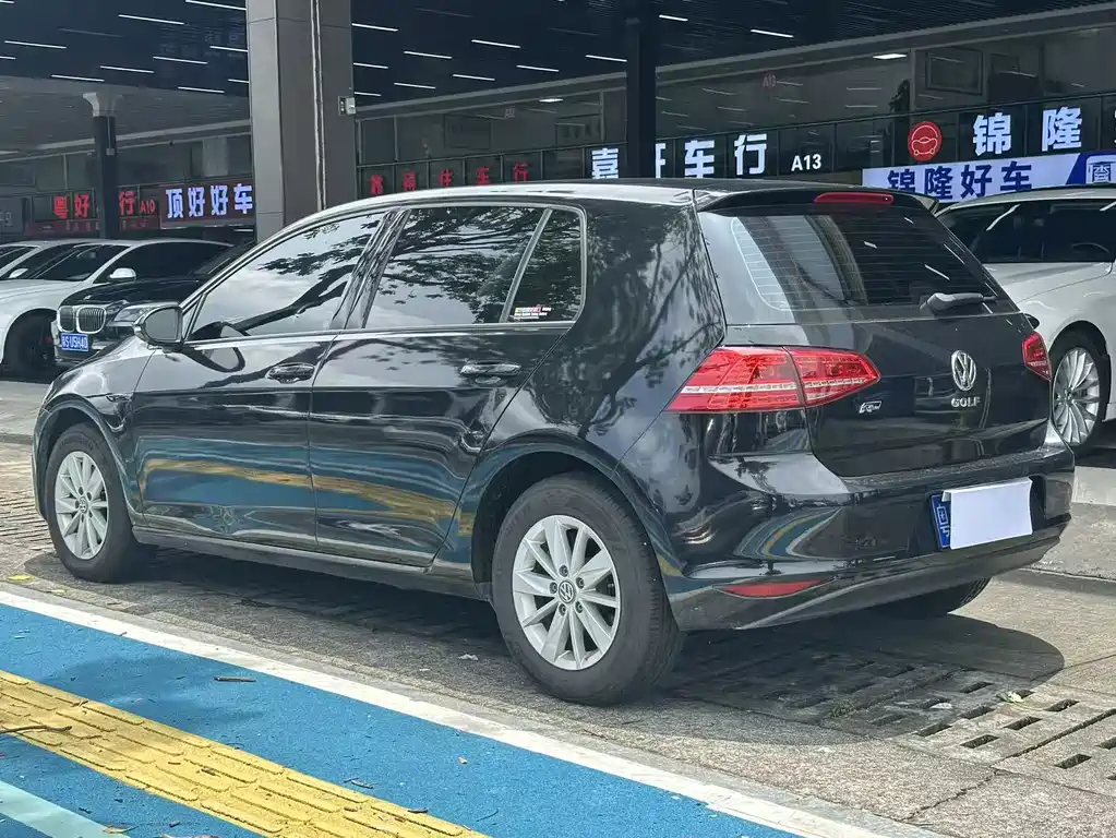 Volkswagen Golf — миниатюра 12