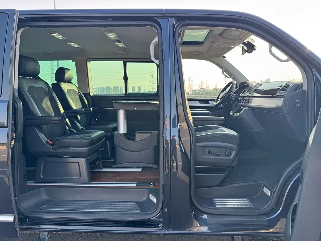 Volkswagen Multivan — миниатюра 31