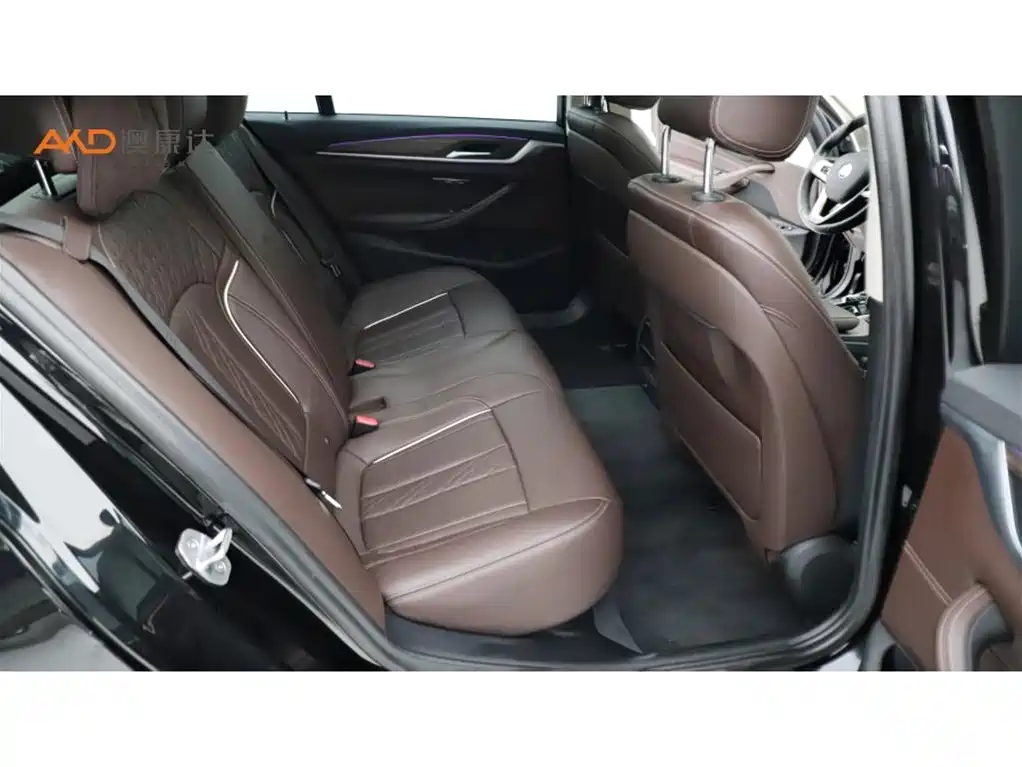 BMW 5 Series New Energy — миниатюра 8