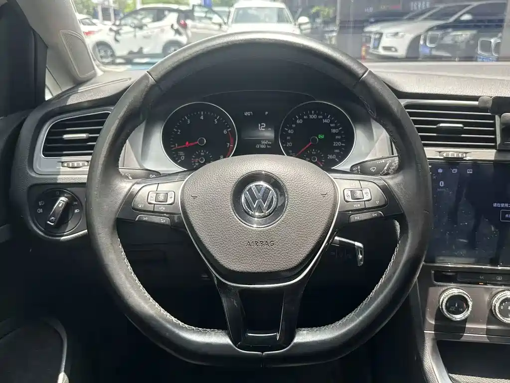 Volkswagen Golf — миниатюра 10