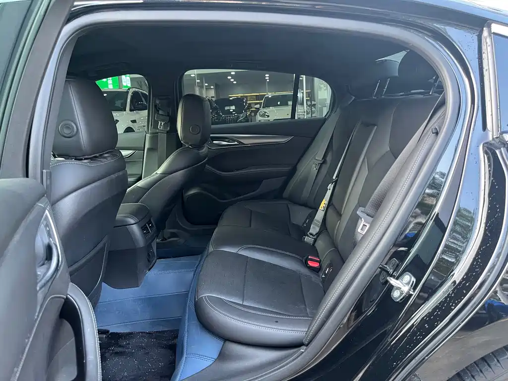 Cadillac CT5 — миниатюра 6