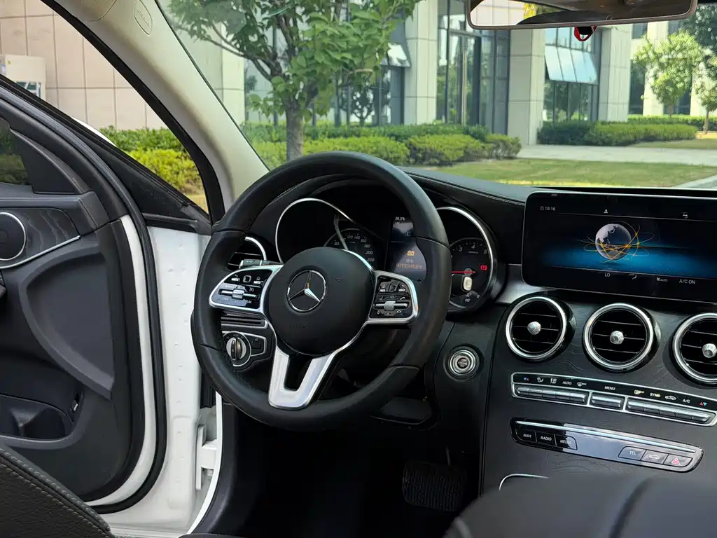 Mercedes-Benz C-Class — миниатюра 15
