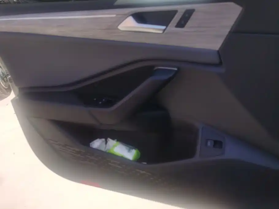 Volkswagen Sagitar — миниатюра 7