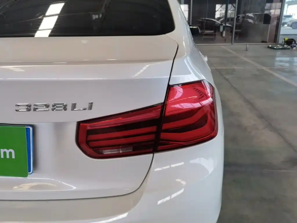 BMW 3 Series — миниатюра 8