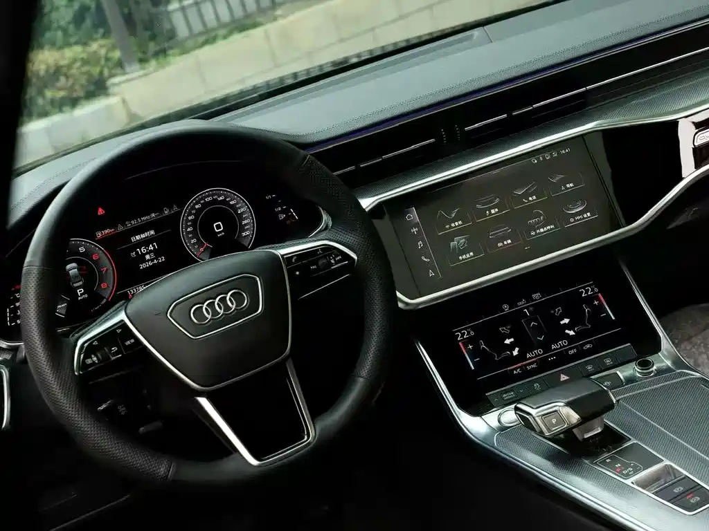 Audi A6L - фото 15