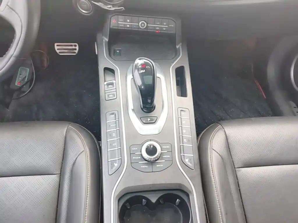 Wey Wey VV6 — миниатюра 14