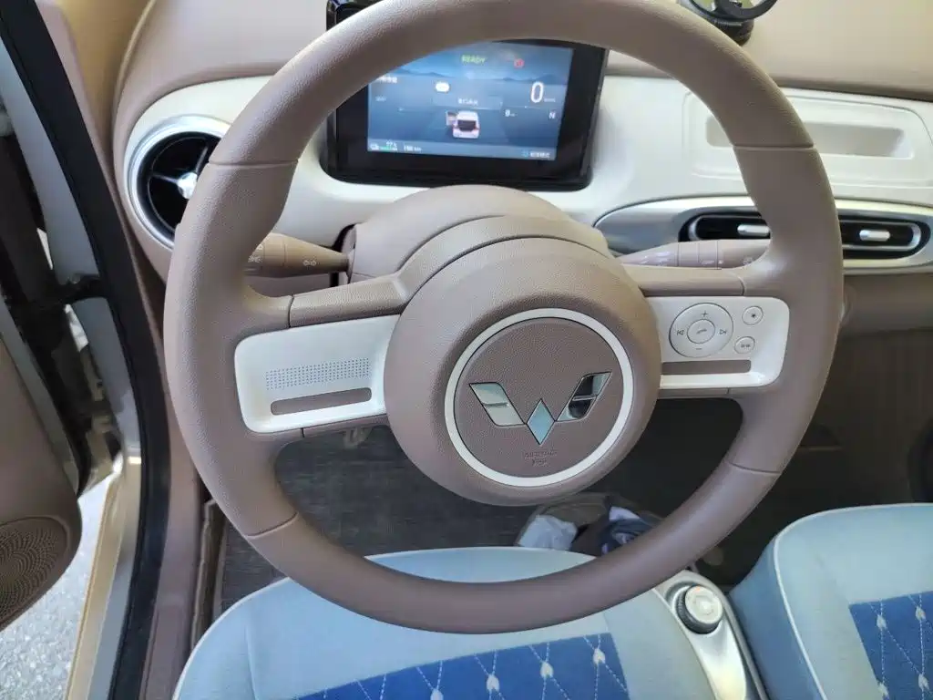 Wuling MINIEV — миниатюра 6
