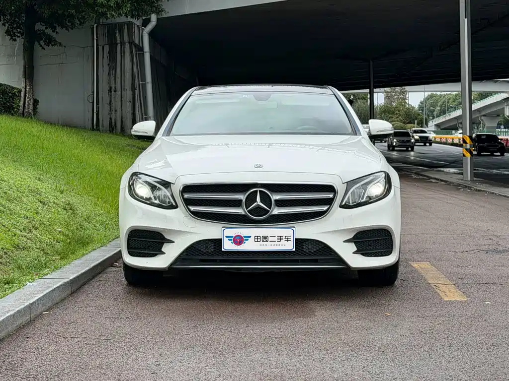 Mercedes-Benz E-Class — миниатюра 2