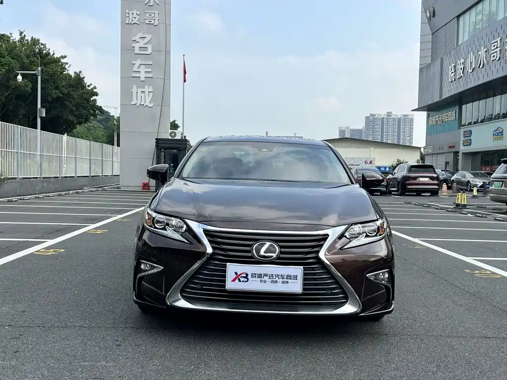 Lexus ES — миниатюра 3