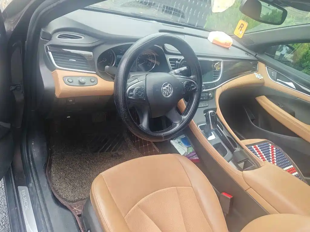 Buick LaCrosse — миниатюра 10
