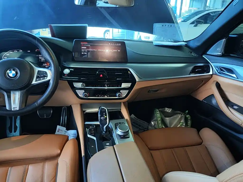 BMW 5 Series (Import) — миниатюра 13