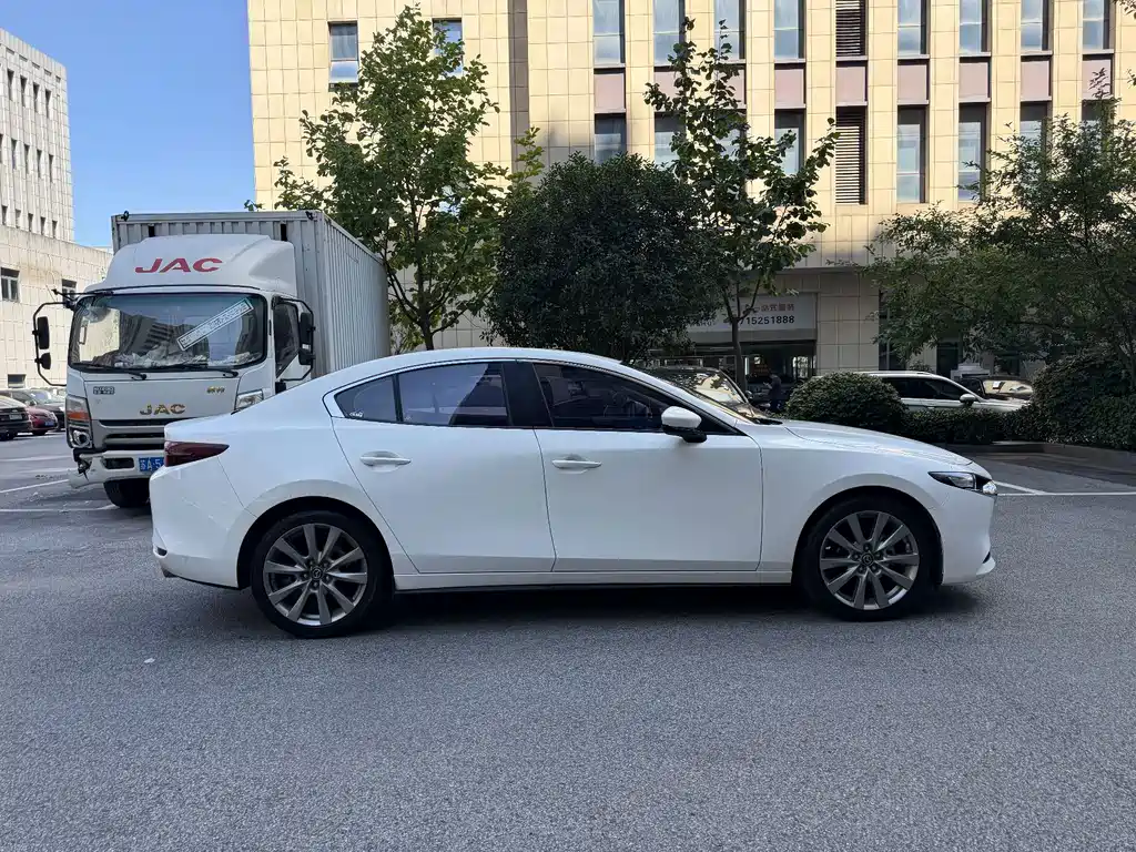Mazda 3 Axela — миниатюра 7