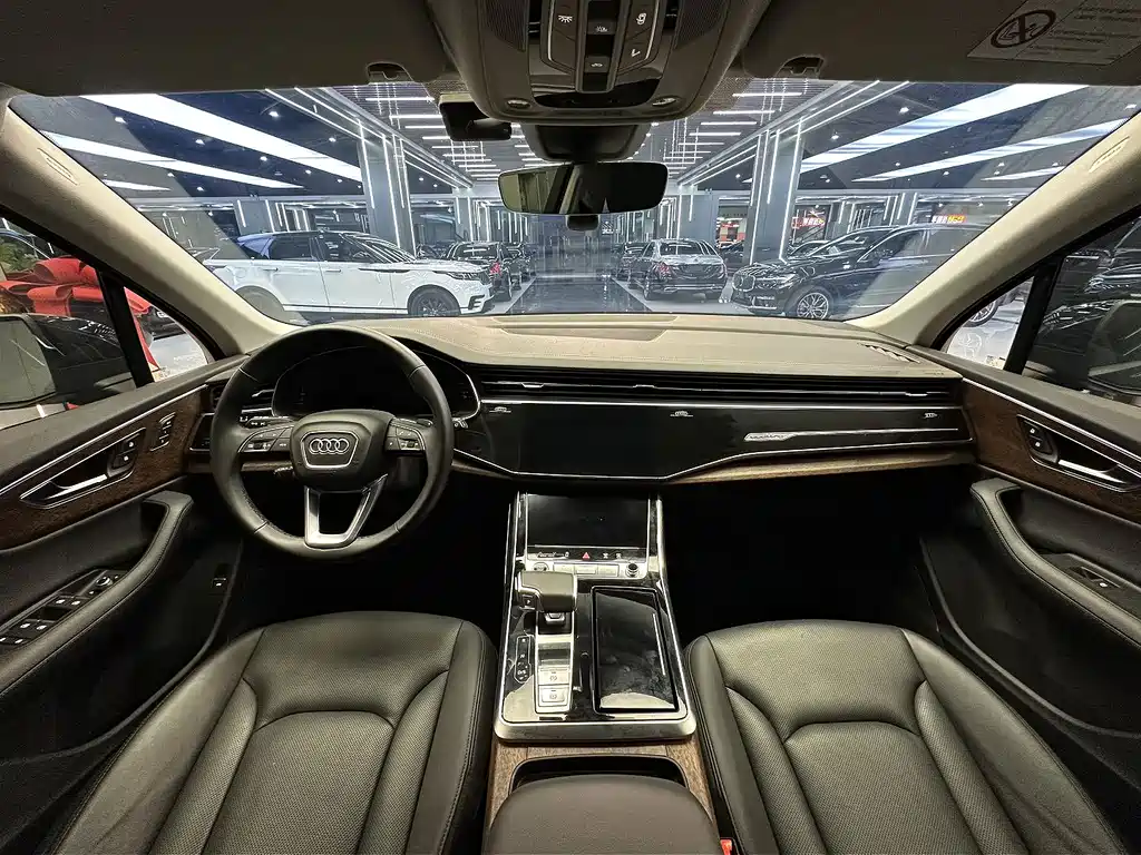 Audi Q7 — миниатюра 4