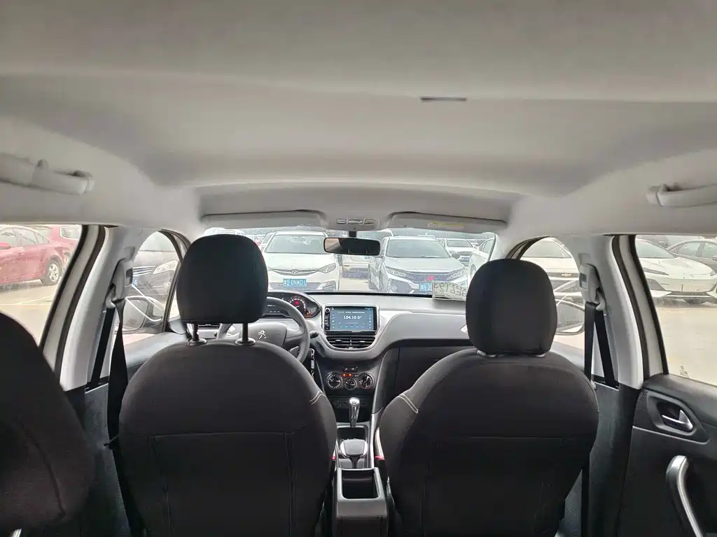 Peugeot 2008 — миниатюра 10