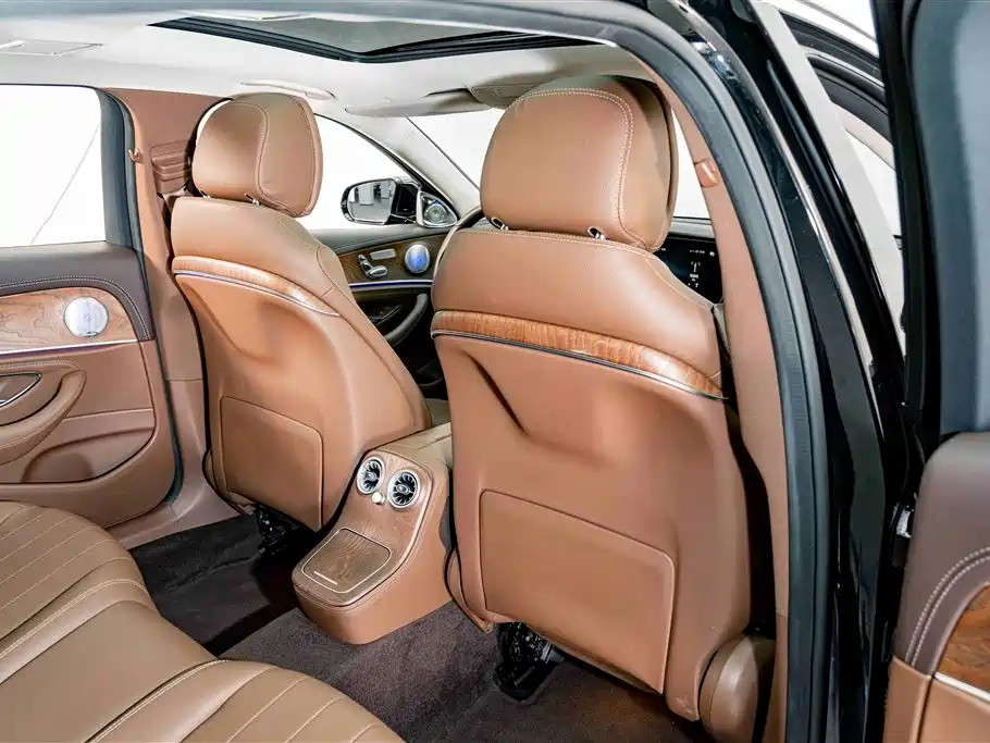 Mercedes-Benz E-Class — миниатюра 20