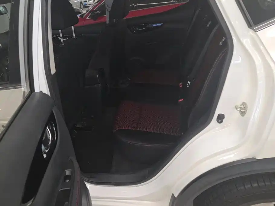 Nissan Qashqai — миниатюра 11
