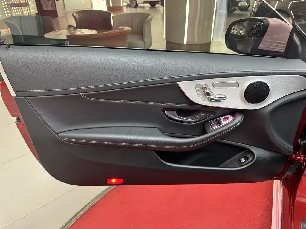 Mercedes-Benz C-Class (Import) — миниатюра 11