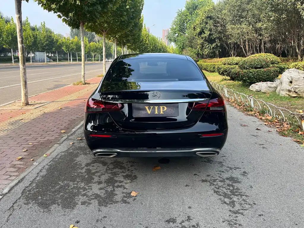Mercedes-Benz E-Class — миниатюра 7