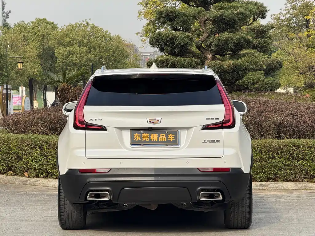 CADILLAC XT4