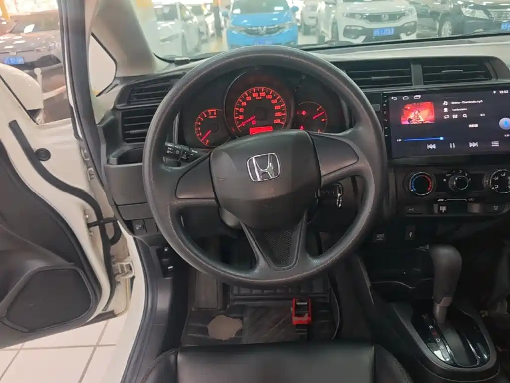Honda Fit — миниатюра 11