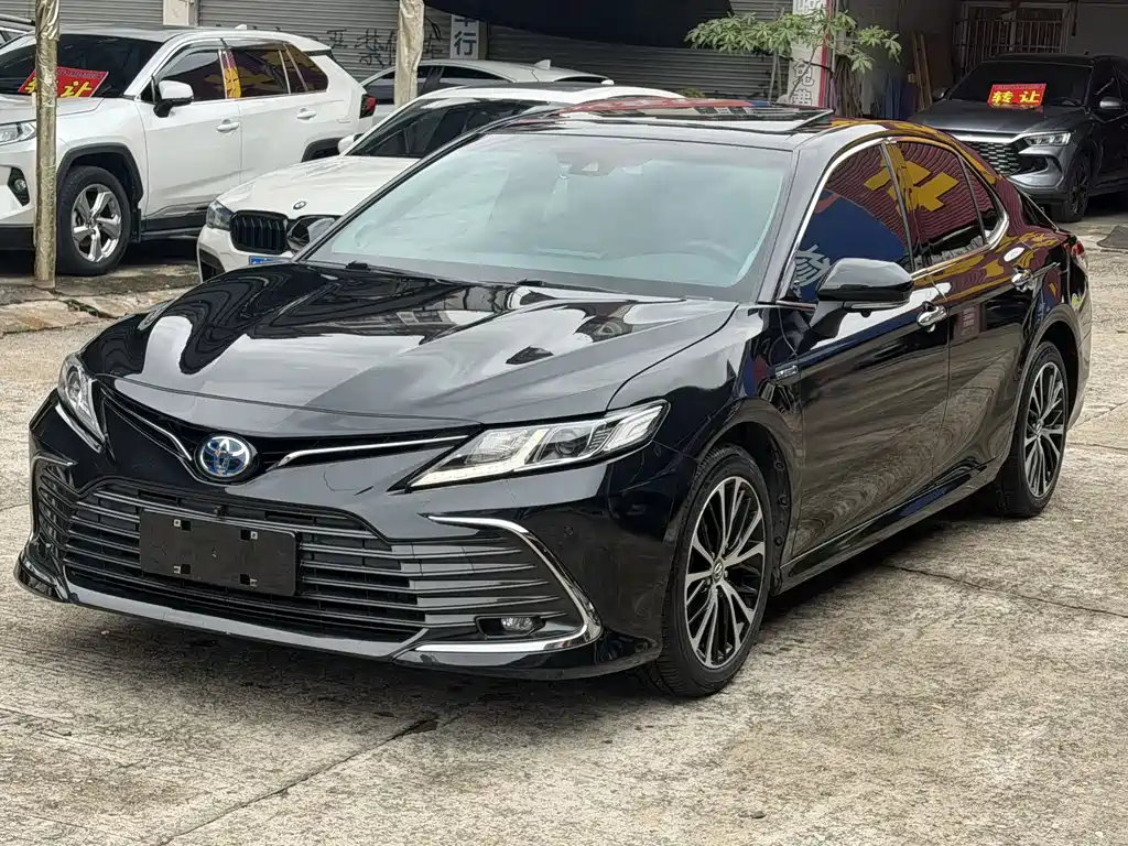 TOYOTA CAMRY